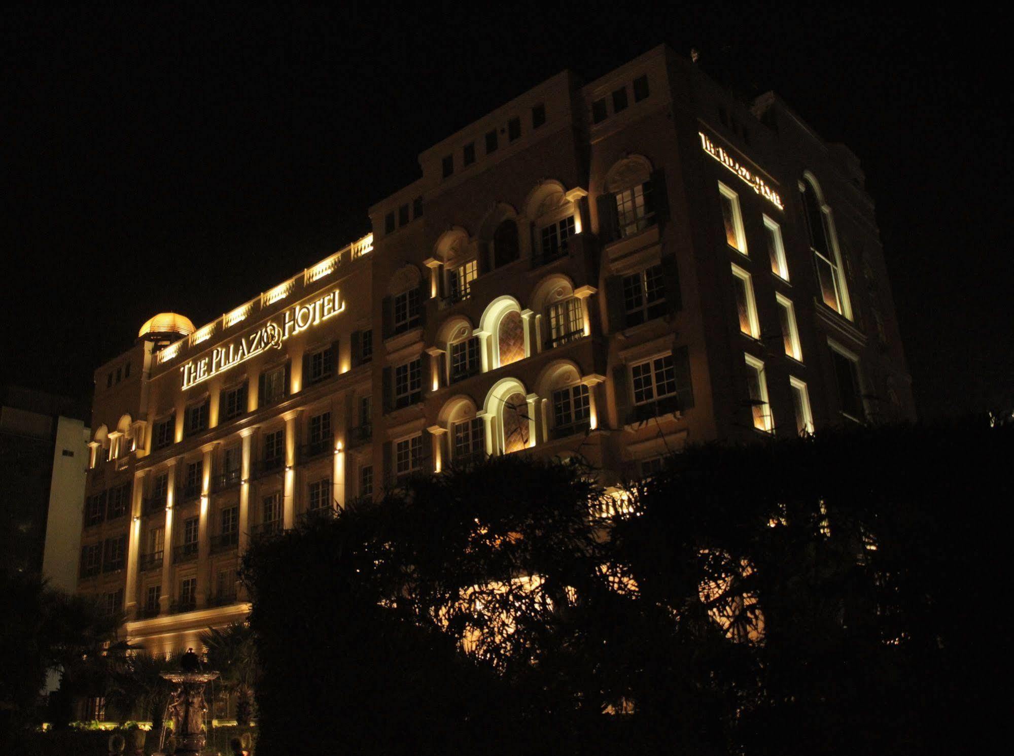 The Pllazio Hotel Gurgaon Esterno foto